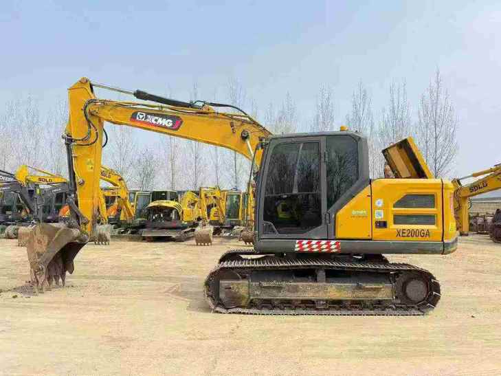 Buy XCMG XE135B Used Excavator / 1