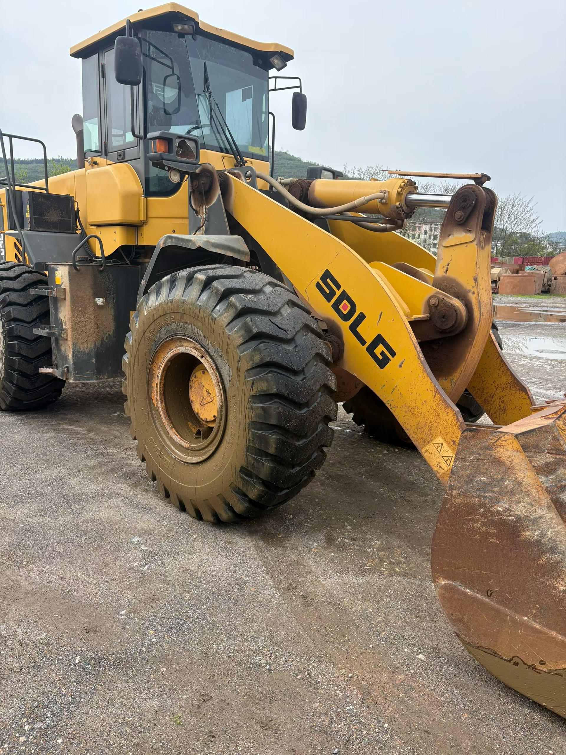 Buy SDLG L955L Used Loader / 2