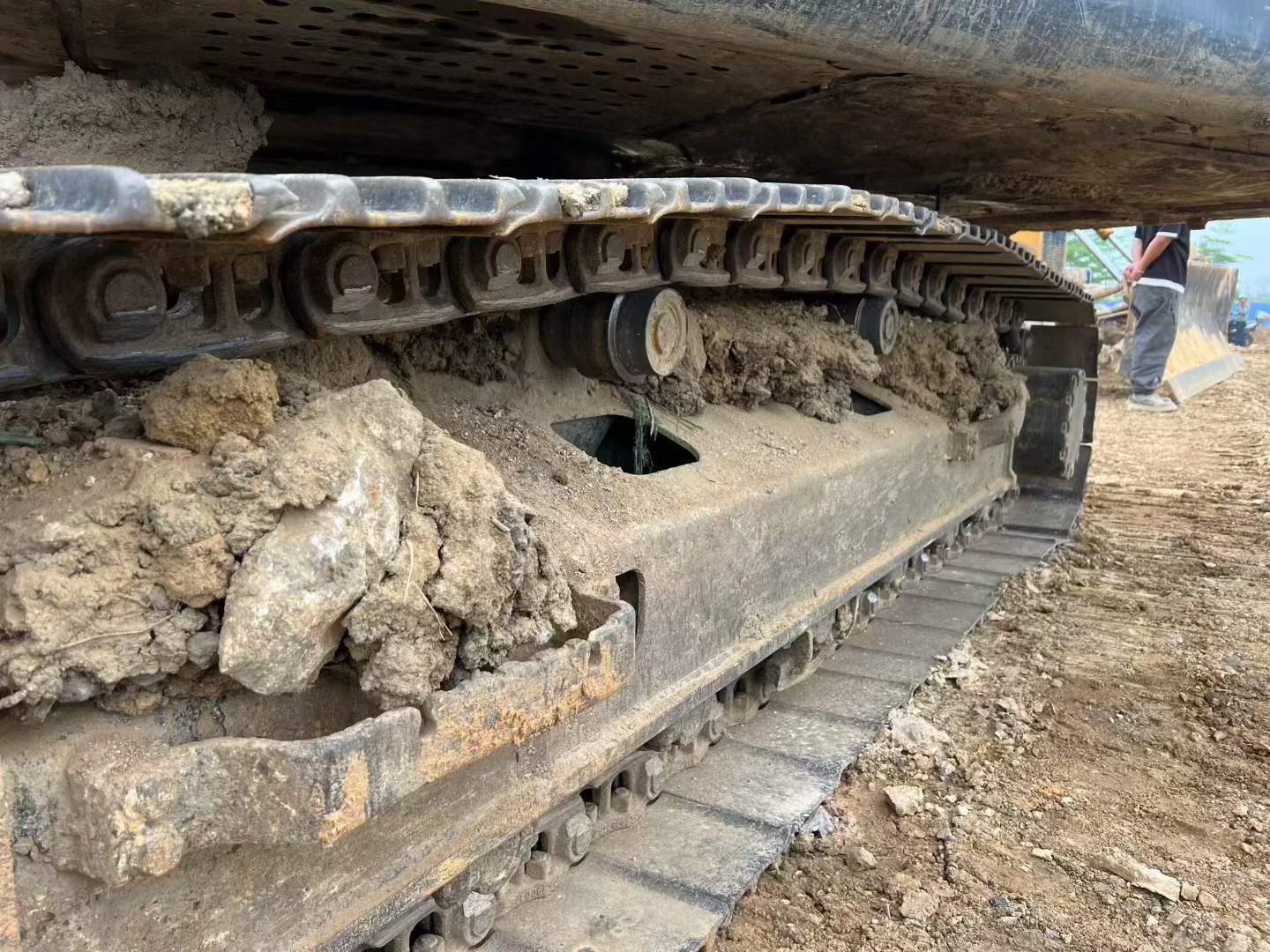 Buy Hitachi ZH200-5A Used Excavator / 7