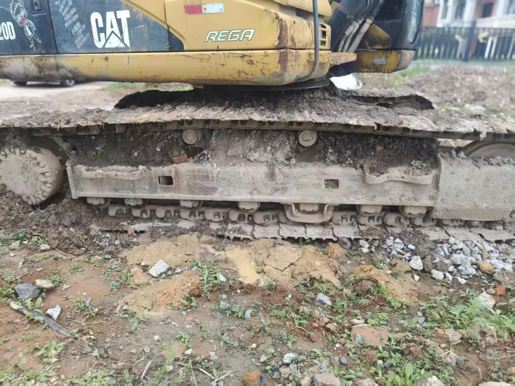 Buy Caterpillar 320D Used Excavator / 2