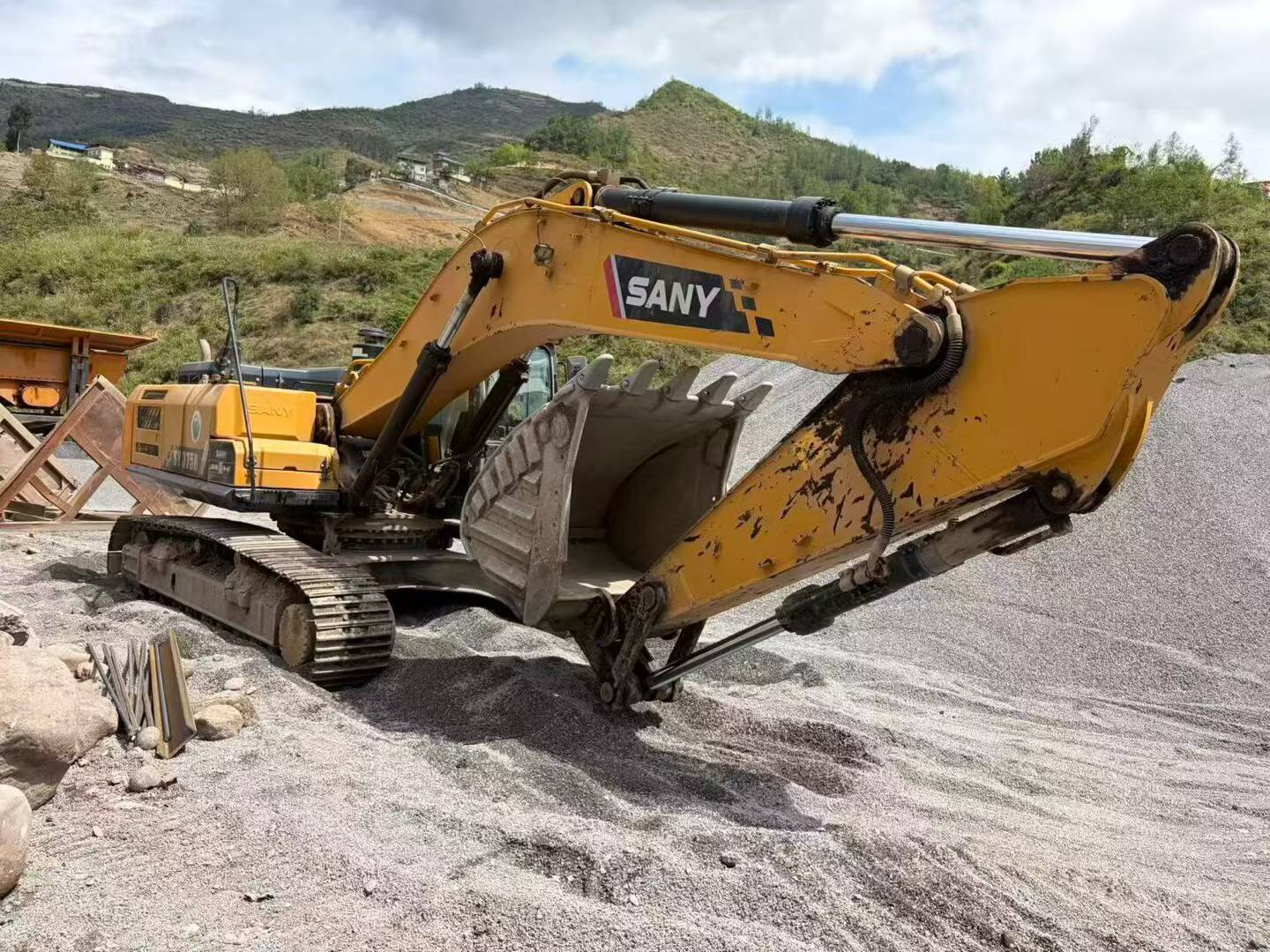 Buy Sany SY375H Used Excavator / 2