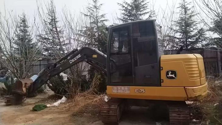 Buy JohnDeere E60 Used Excavator / 1