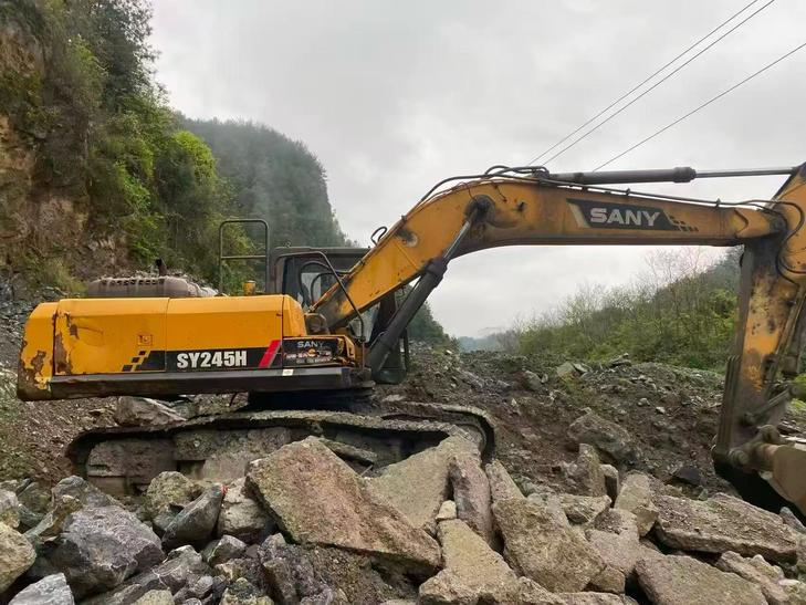 Buy Sany SY245H Used Excavator / 1