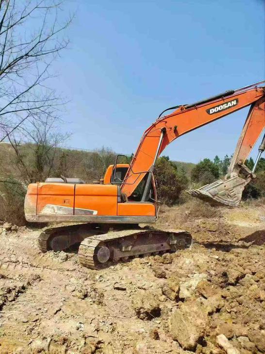 Buy Doosan DH215-7 Used Excavator / 1