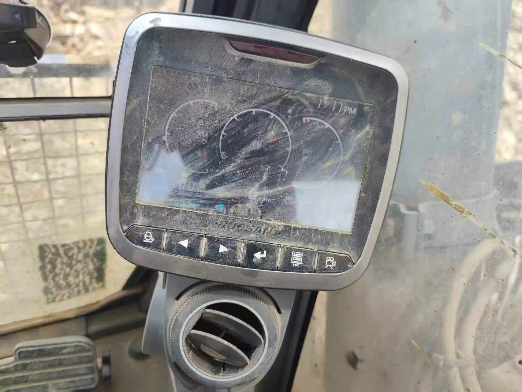 Buy Doosan DX520LC Used Excavator / 9