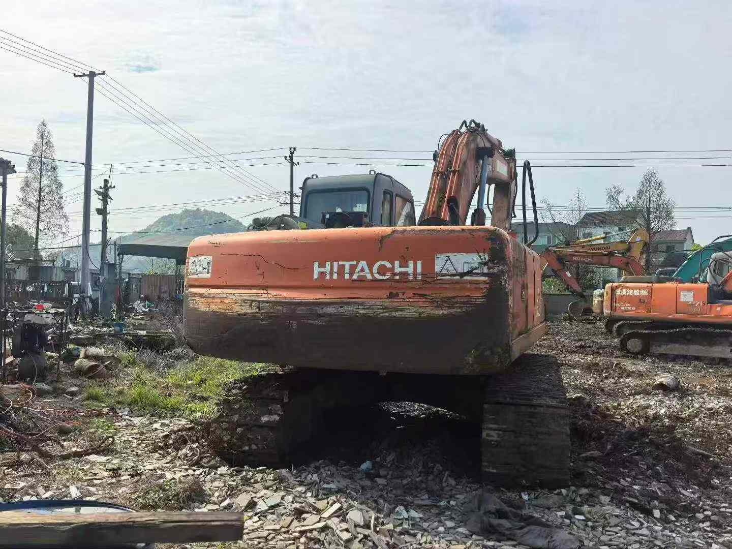 Buy Hitachi EX200-1 Used Excavator / 4 Buy Hitachi EX200-1 Used Excavator / 4