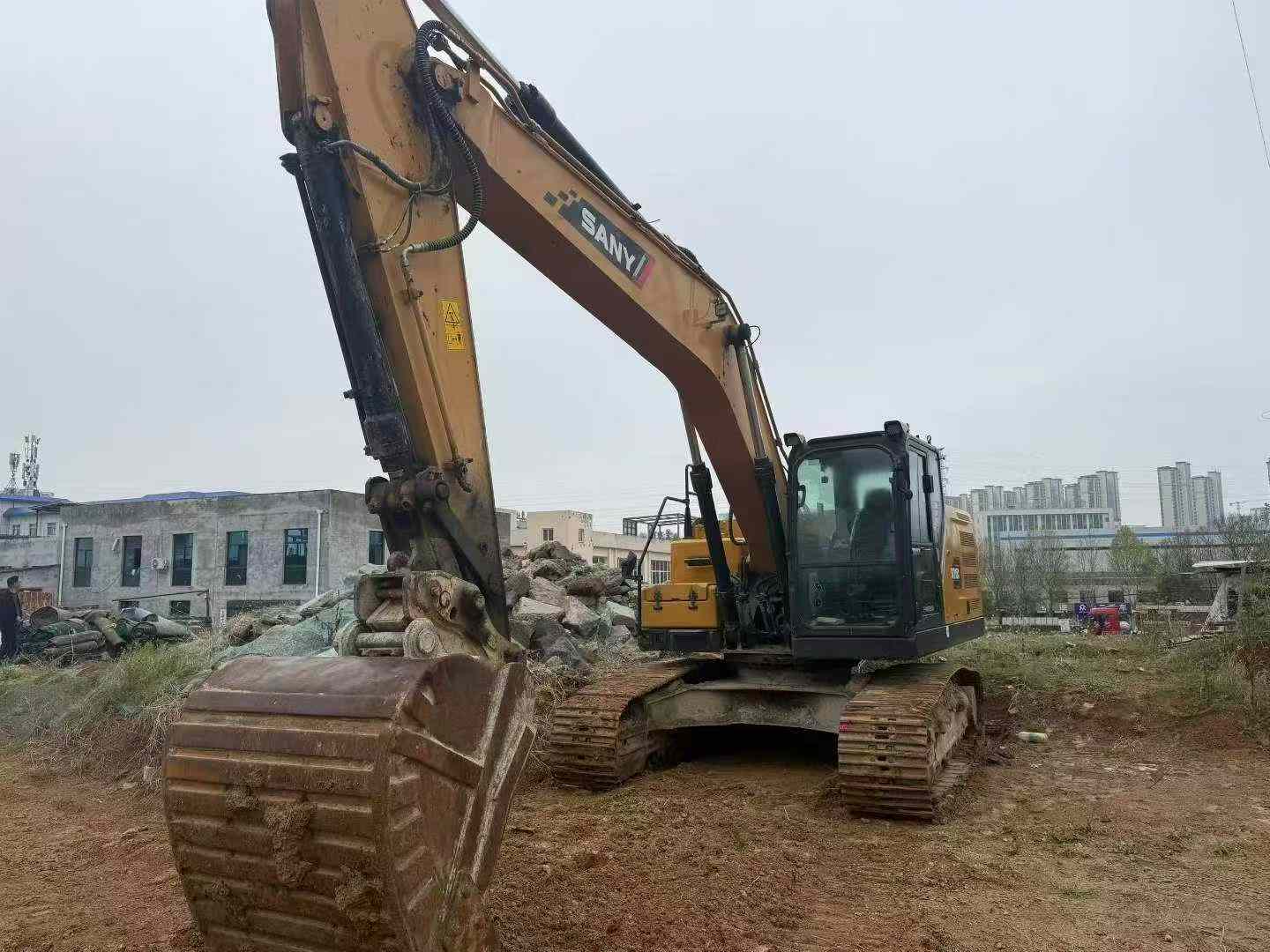 Buy Sany SY215C Used Excavator / 4