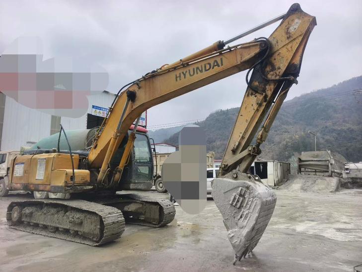 Buy Hyundai R215-7 Used Excavator / 1