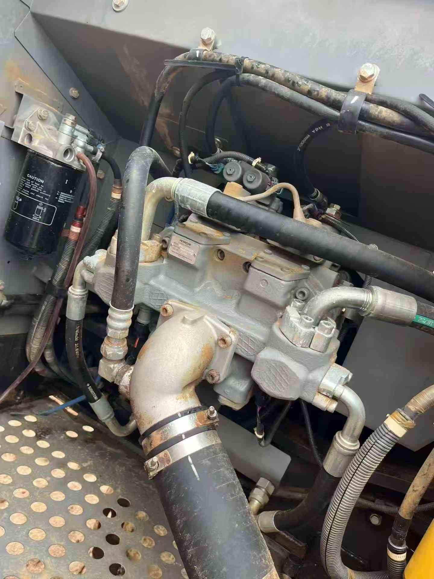 Buy Hitachi ZH200-5A Used Excavator / 4