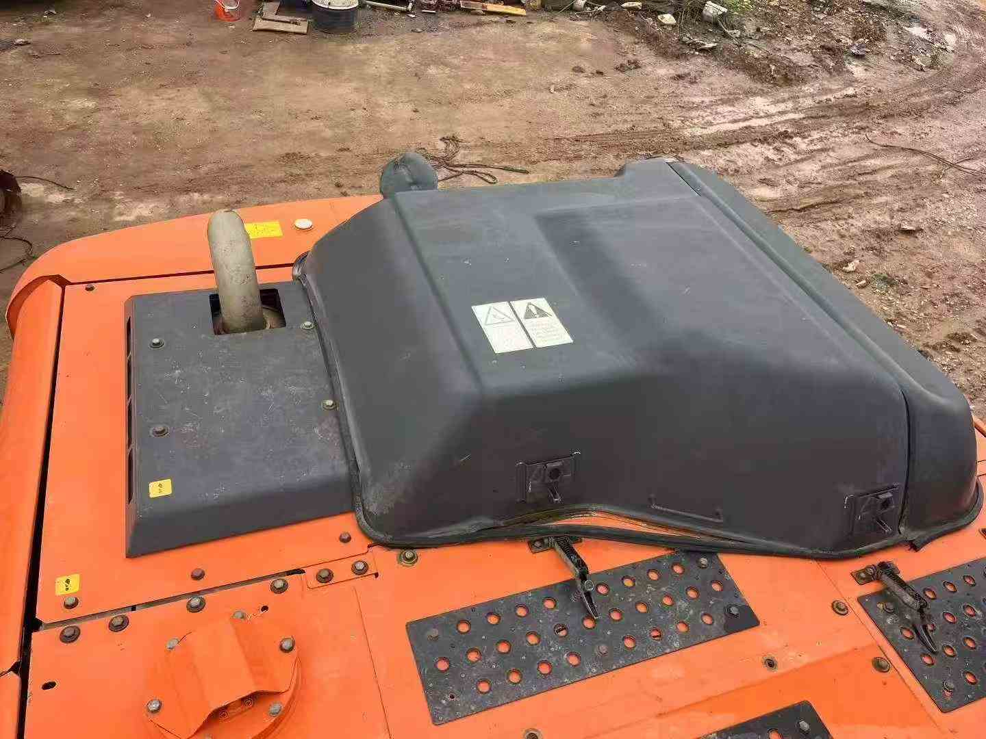 Buy Hitachi ZH200-5A Used Excavator / 8