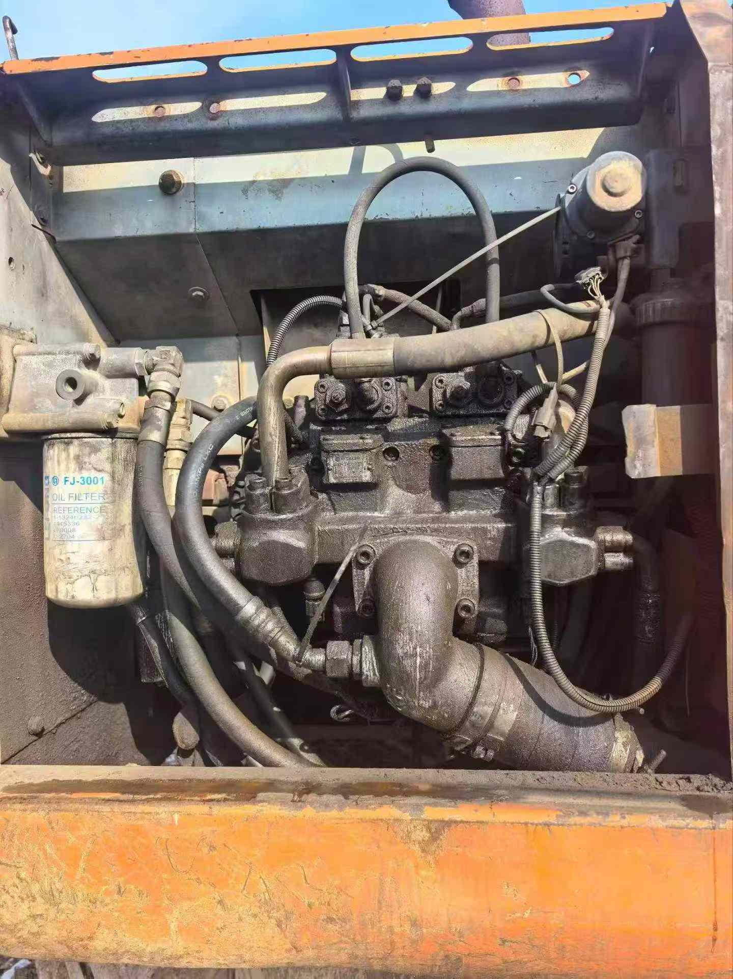 Buy Hitachi EX200-1 Used Excavator / 8 Buy Hitachi EX200-1 Used Excavator / 8