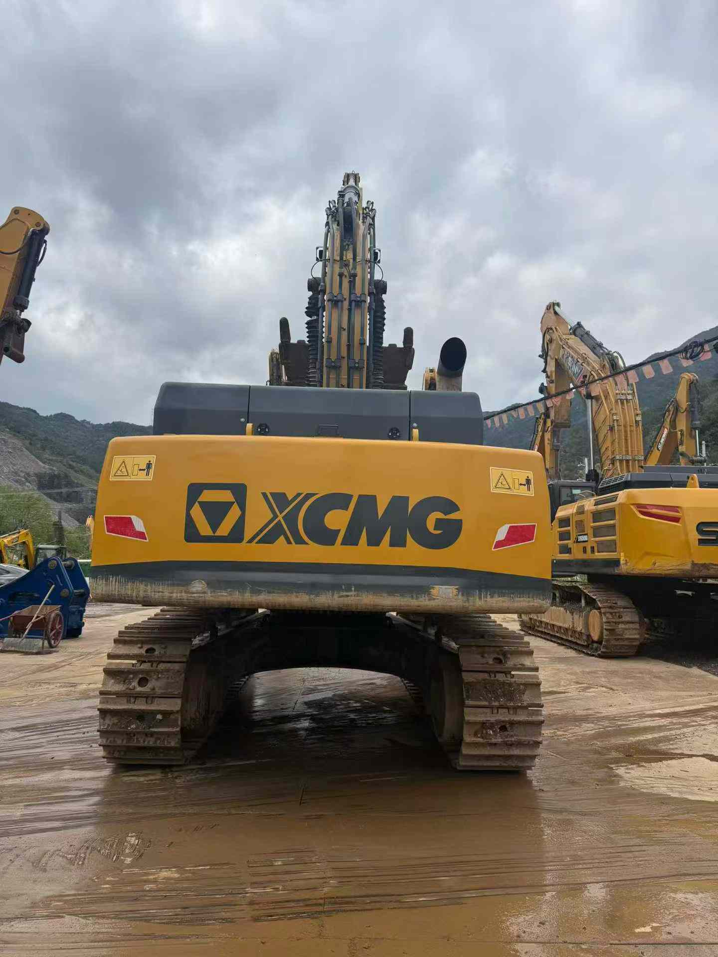 Buy XCMG XE550DK Used Excavator / 8