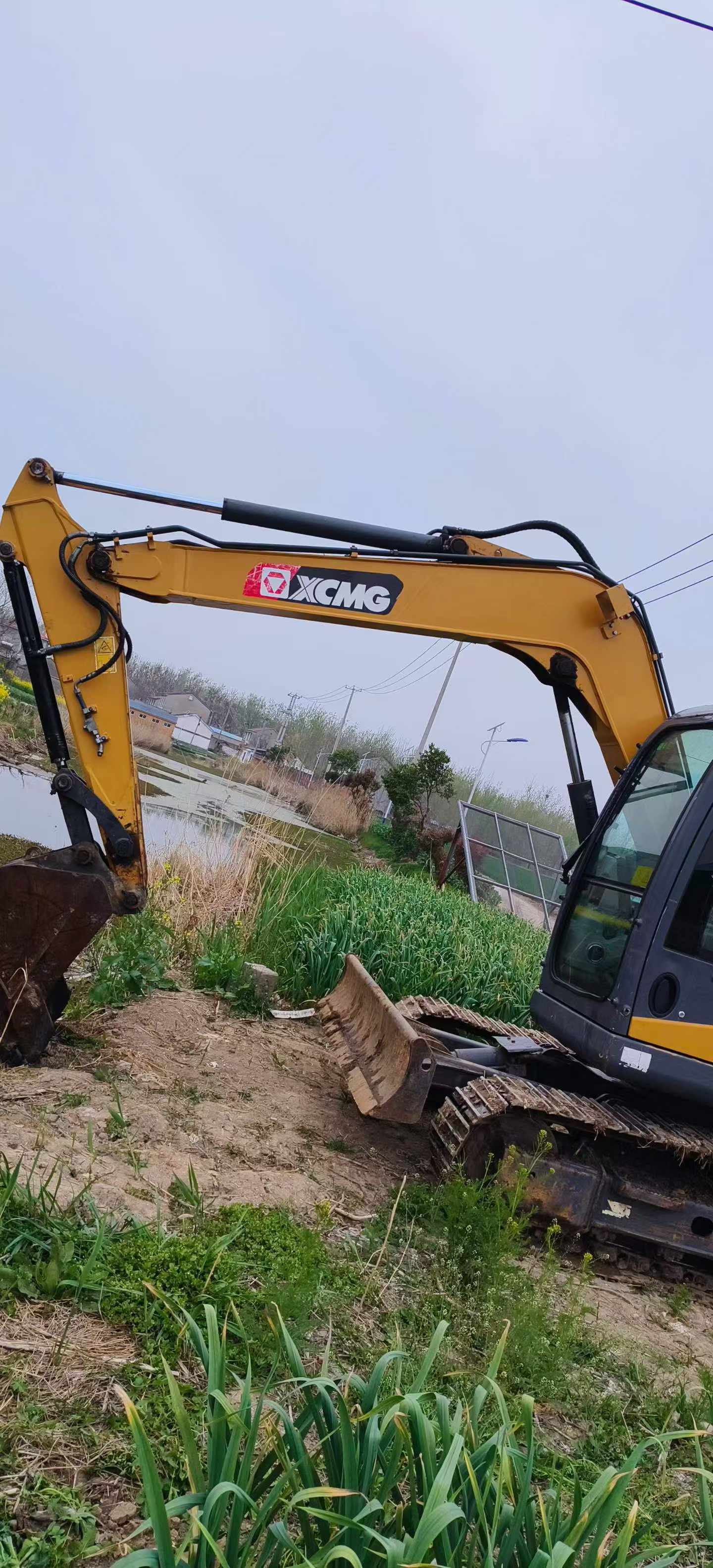 Buy XCMG XE75C Used Excavator / 4