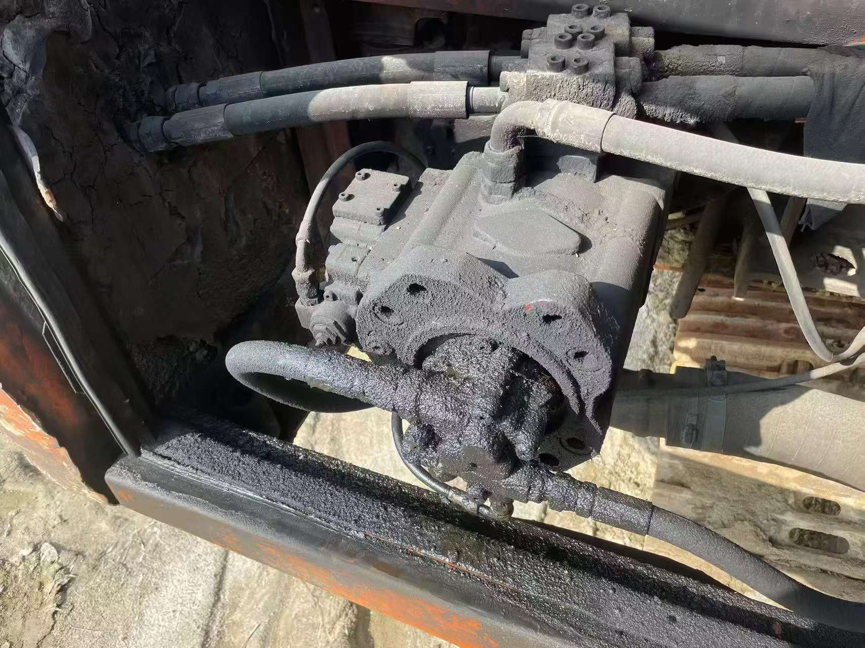 Buy Doosan DH225-7 Used Excavator / 4