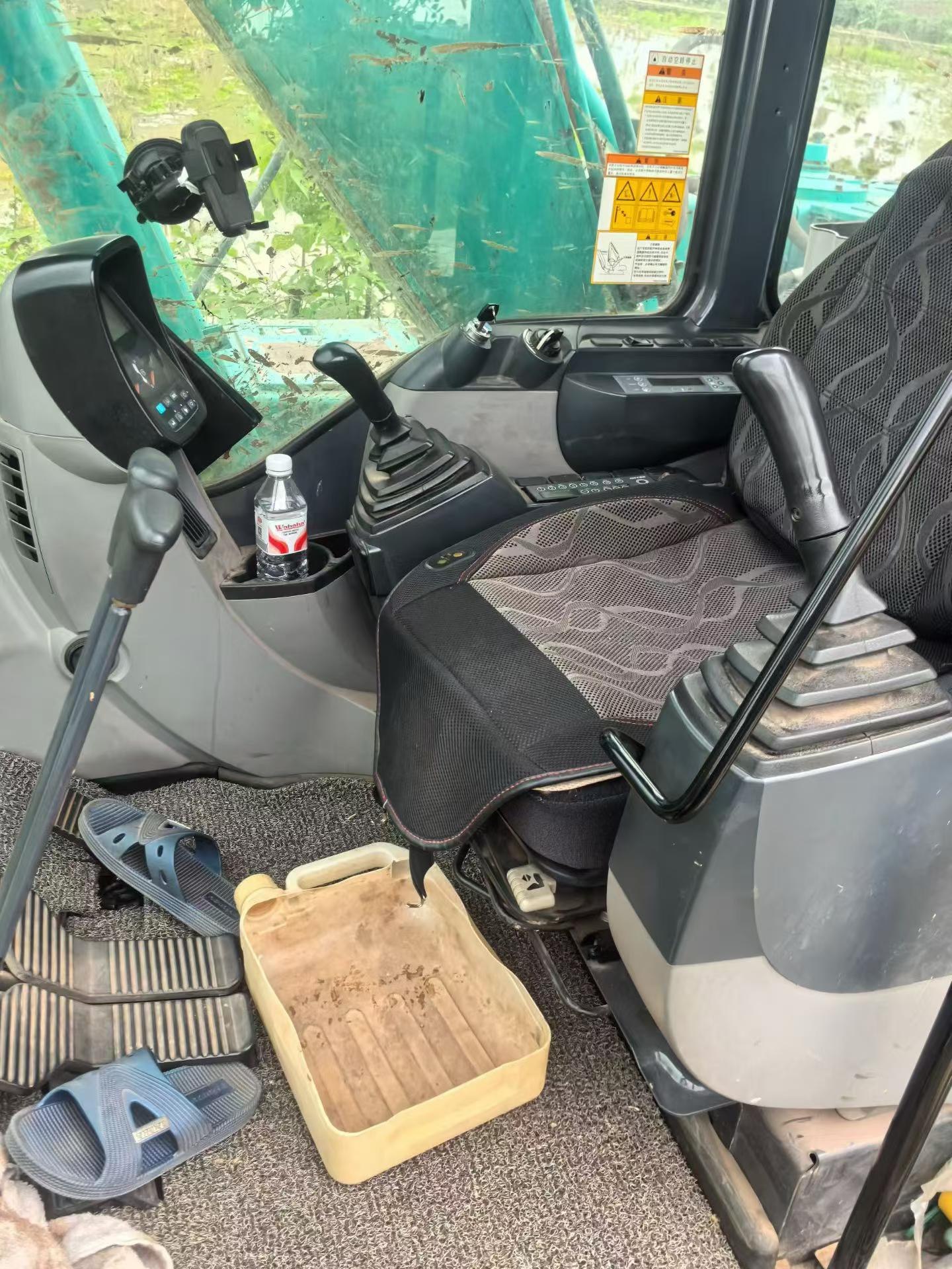 Buy Kobelco SK130 Used Excavator / 6