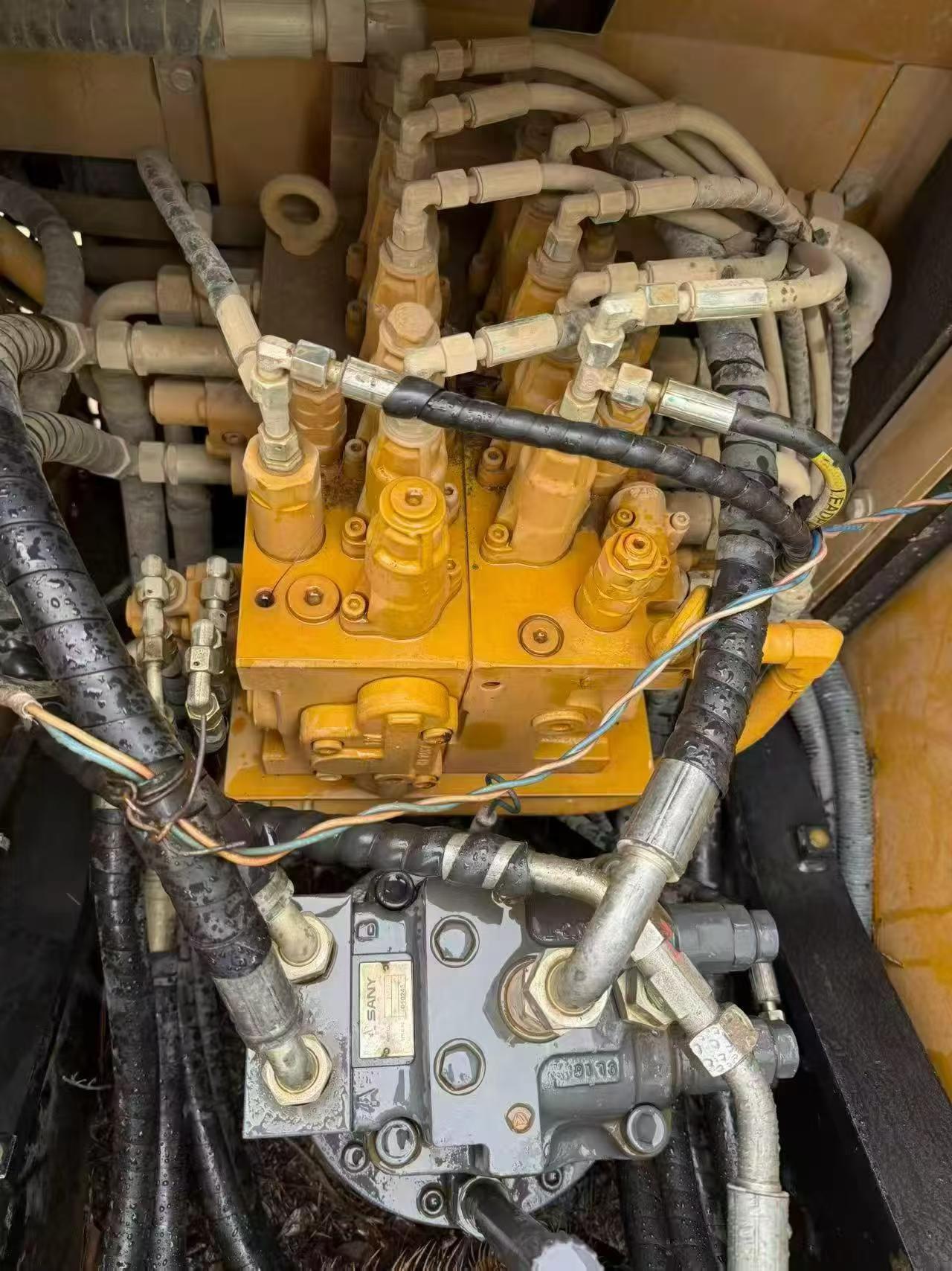 Buy Sany SY125C Used Excavator / 4