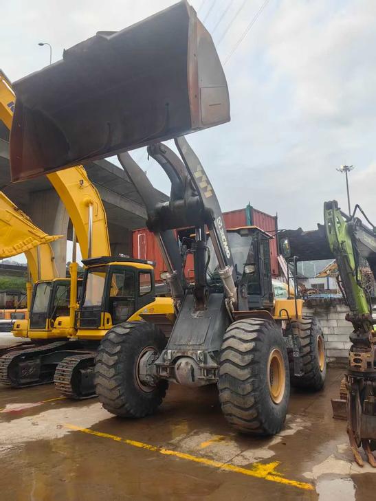 Buy XCMG LW60G Used Excavator / 1