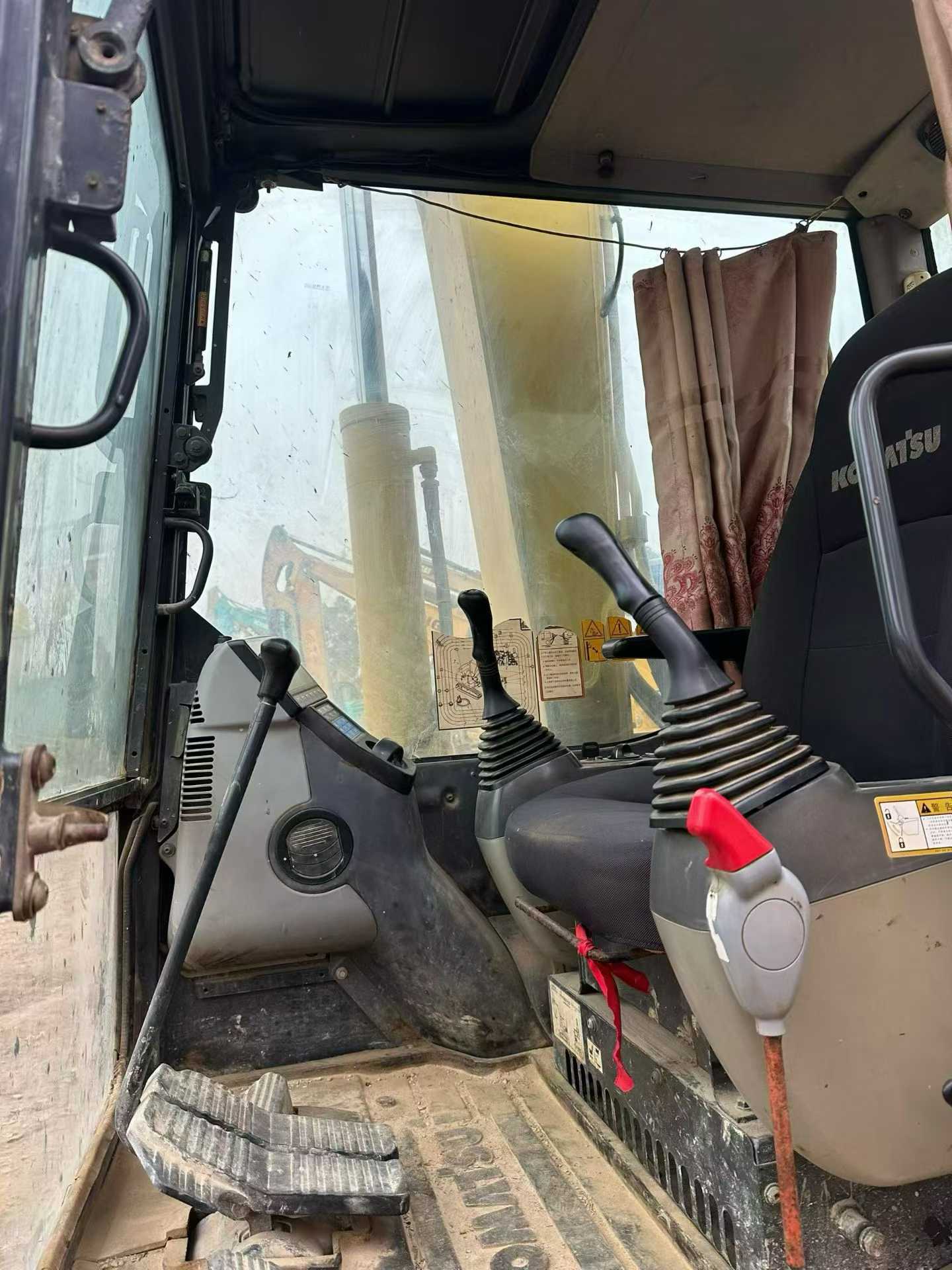 Compre Escavadeira Komatsu PC60-8 Usada / 7