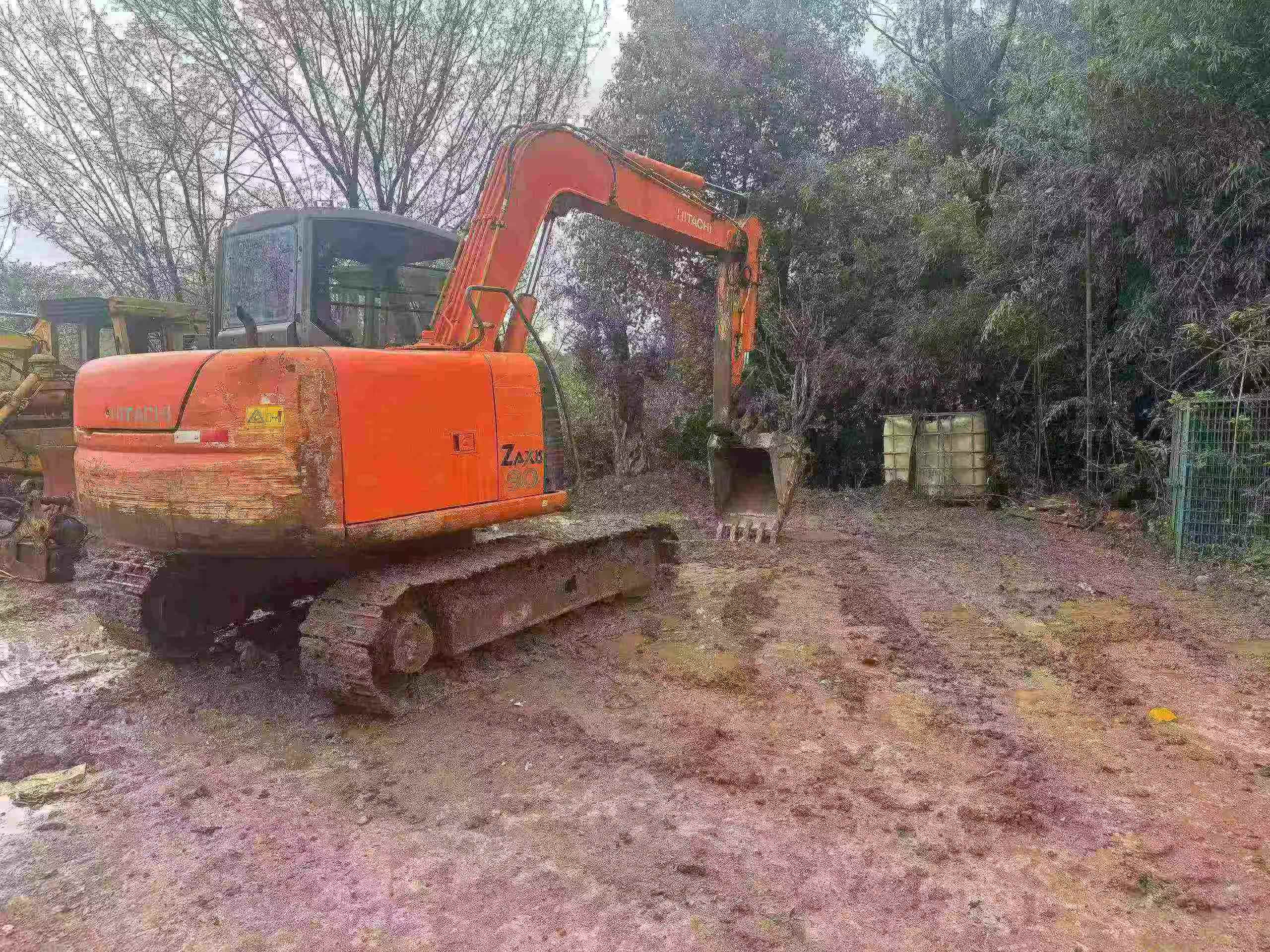 Compre Escavadeira Hitachi EX70 Usada / 6