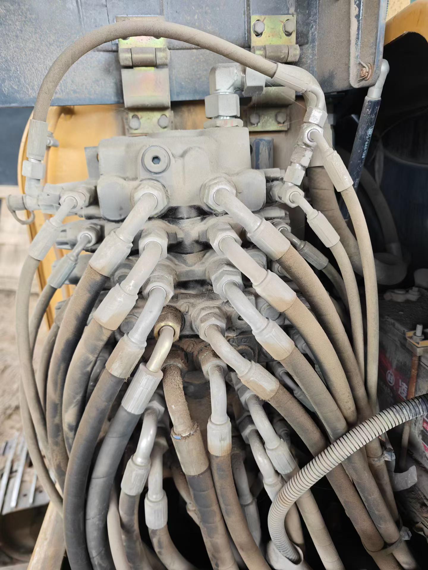 Buy XCMG LW60G Used Excavator / 4