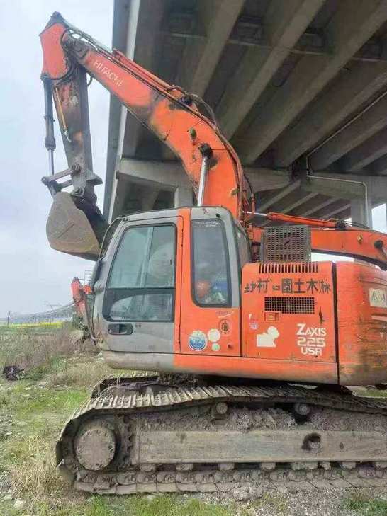 Buy Hitachi EX225-5 Used Excavator / 1