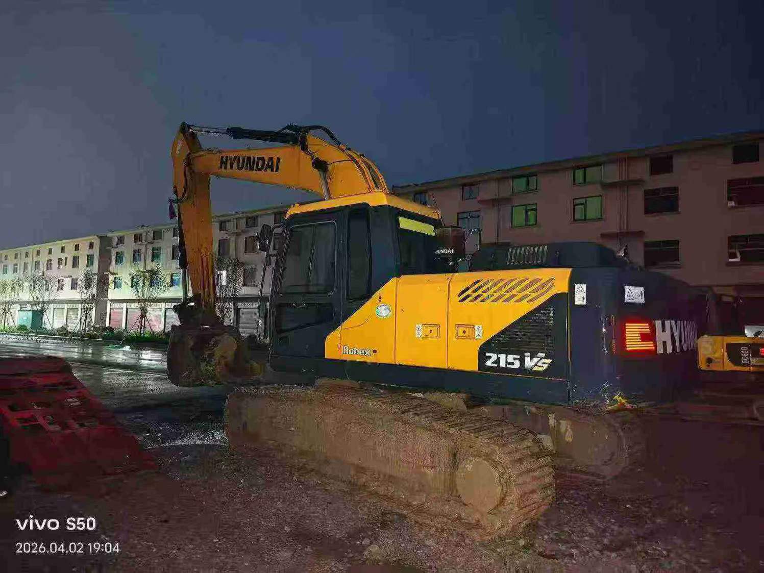 Compre Escavadeira Hyundai R215VS Usada / 3