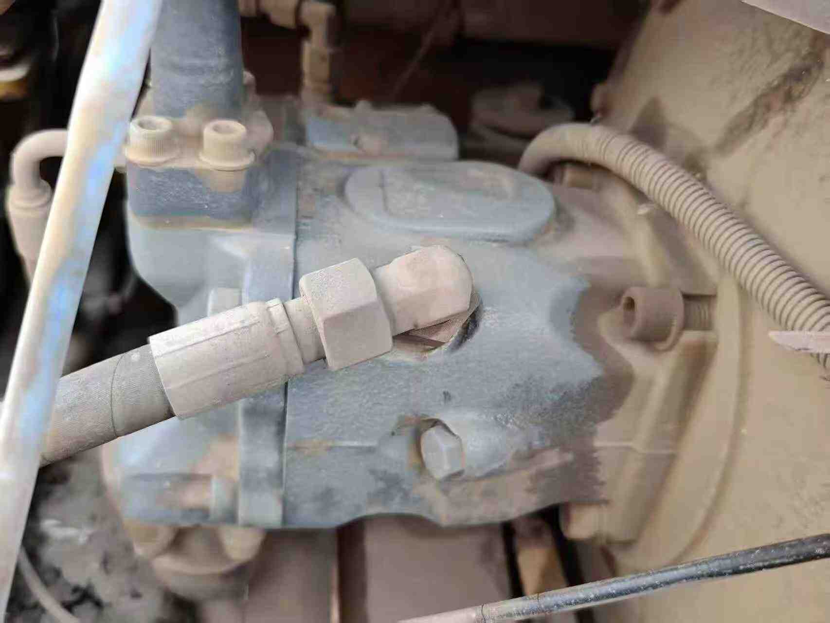 Buy XCMG LW60G Used Excavator / 3