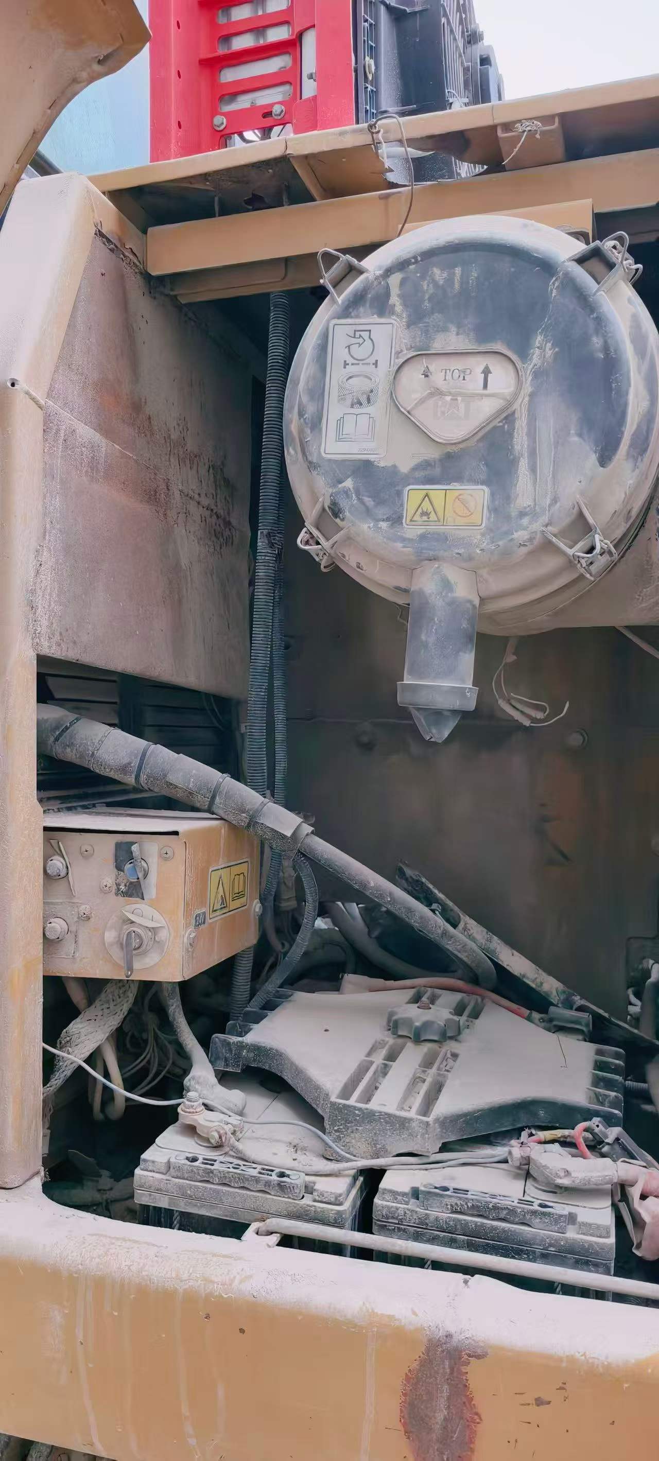 Compre Escavadeira Caterpillar 320A Usada / 5