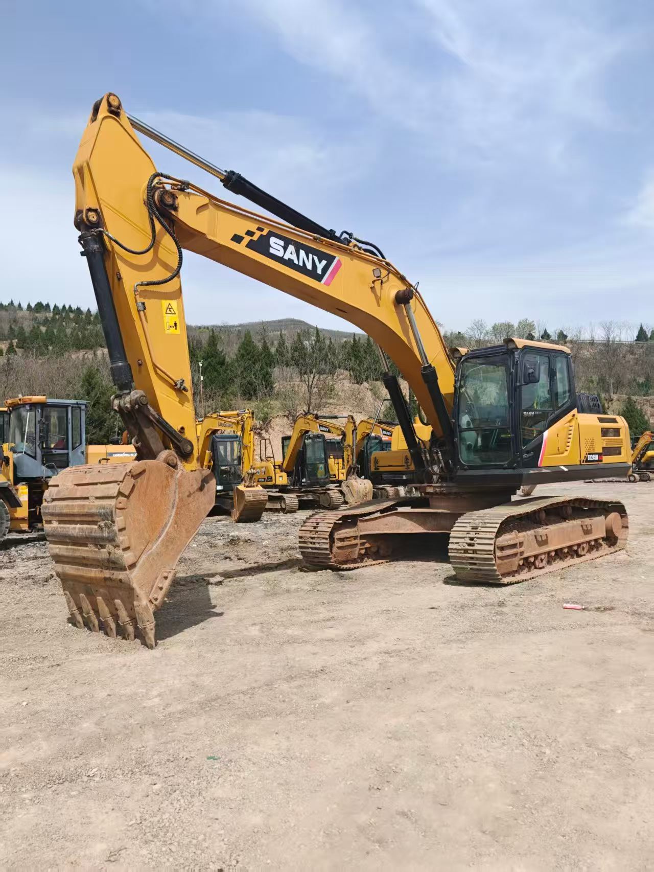 Compre Escavadeira Sany SY245H Usada / 4