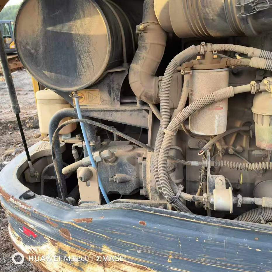 Compre Escavadeira XCMG LW60G Usada / 3