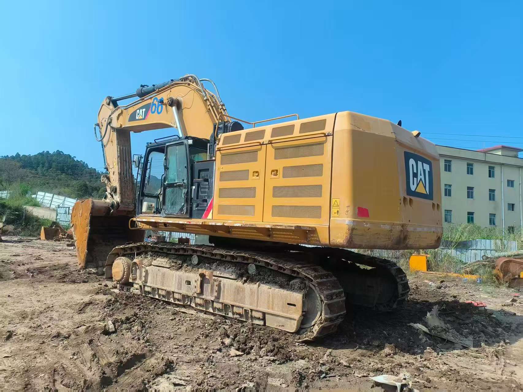 Compre Escavadeira Caterpillar 374D Usada / 3