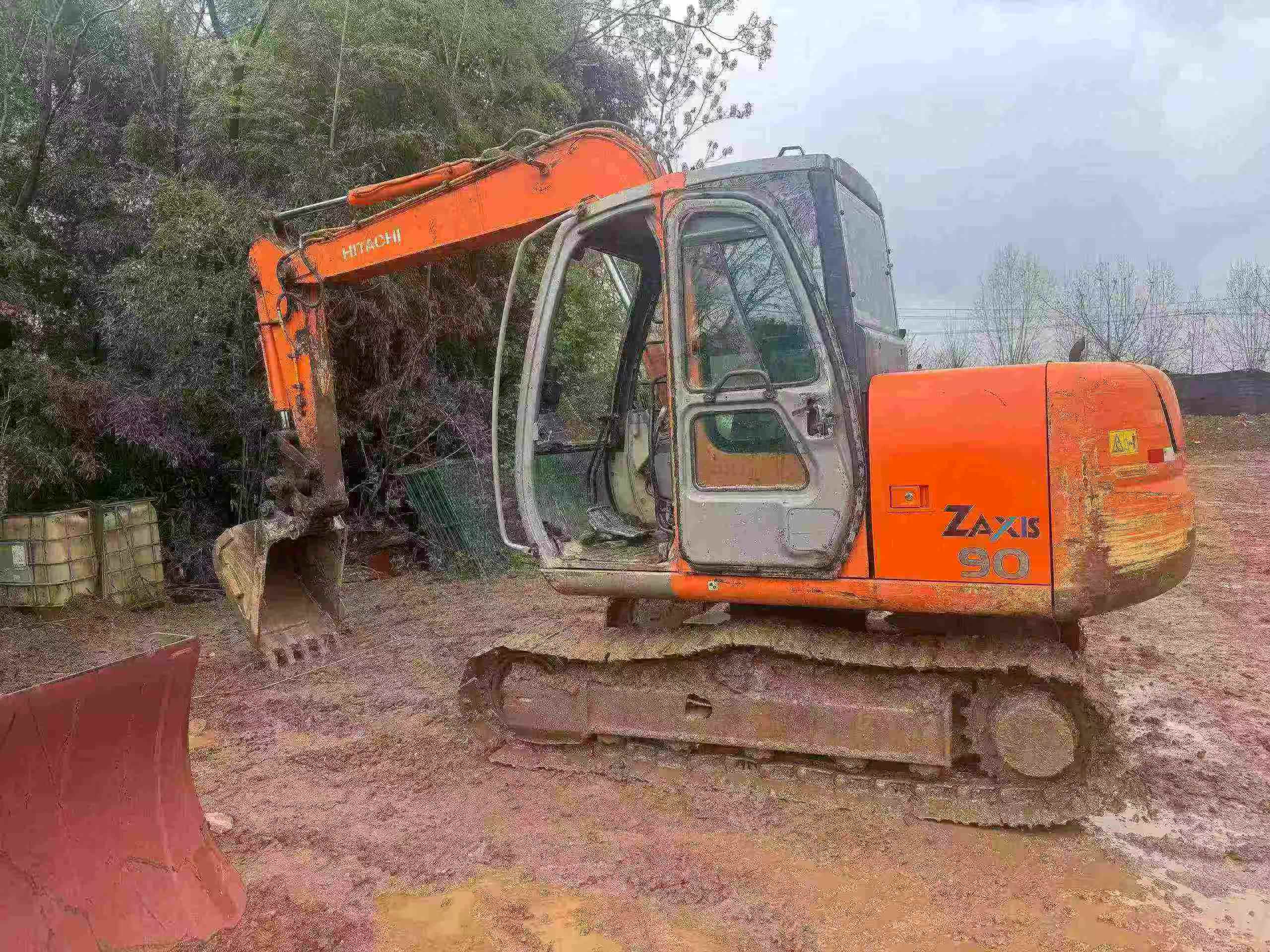 Compre Escavadeira Hitachi EX70 Usada / 3