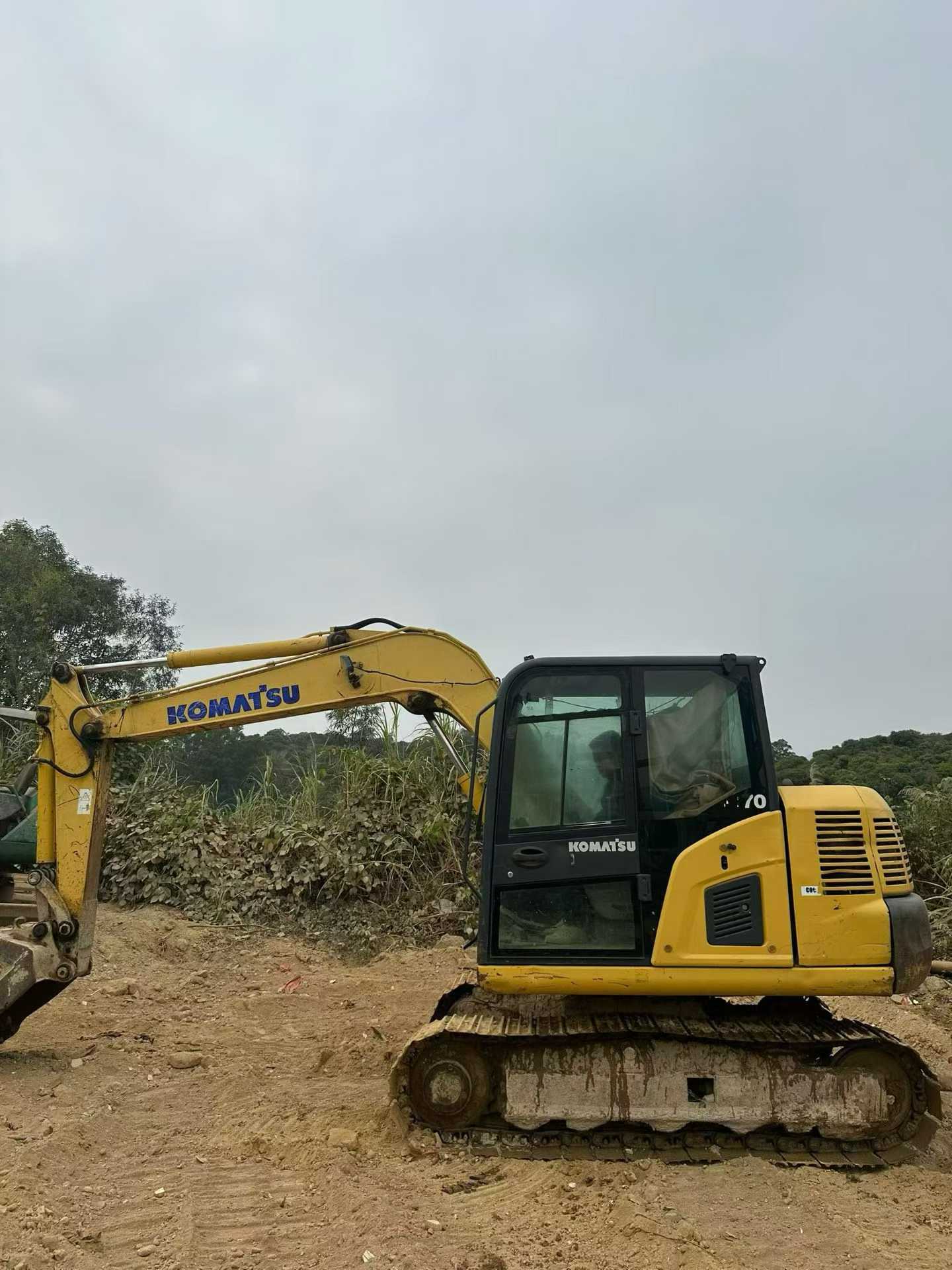 Compre Escavadeira Komatsu PC60-8 Usada / 4