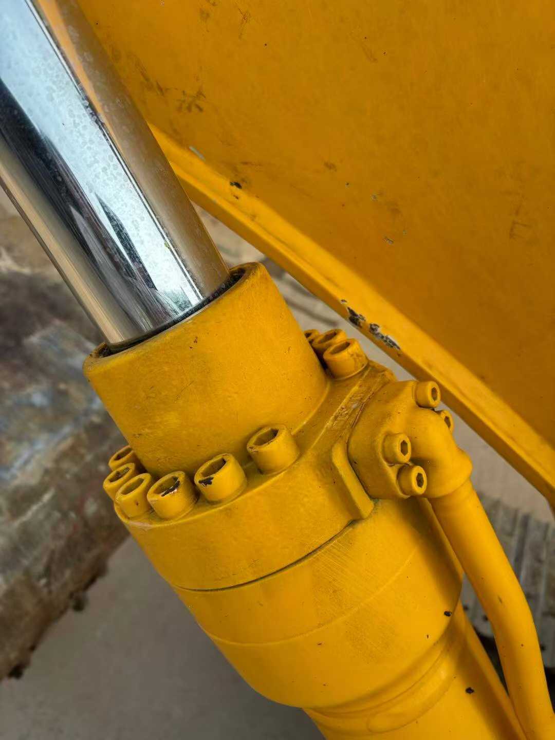 Compre Escavadeira Kato HD512R Usada / 6