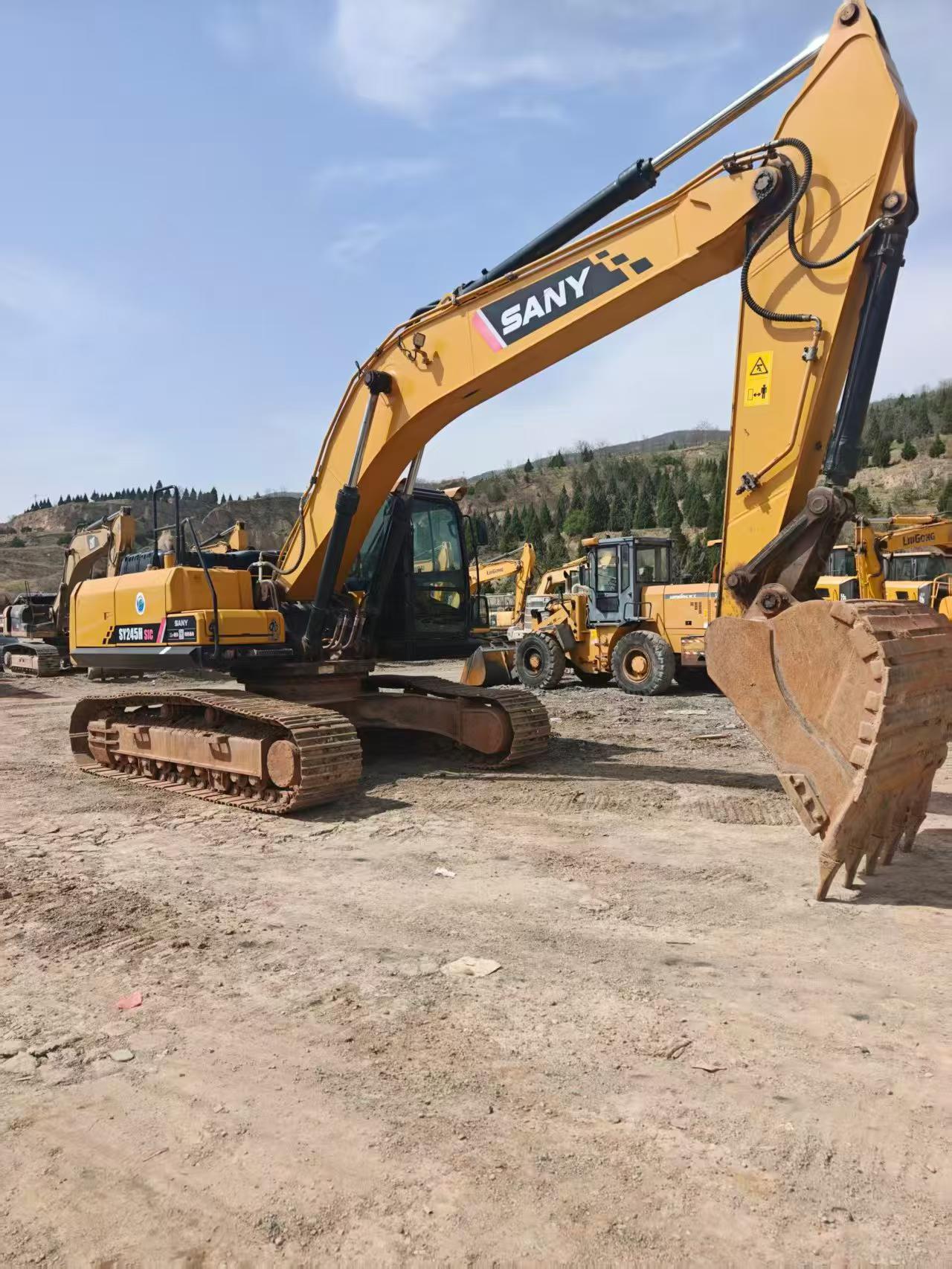 Compre Escavadeira Sany SY245H Usada / 3