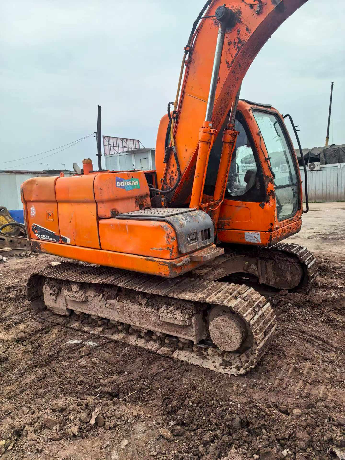 Compre Escavadeira Doosan DX120 Usada / 2