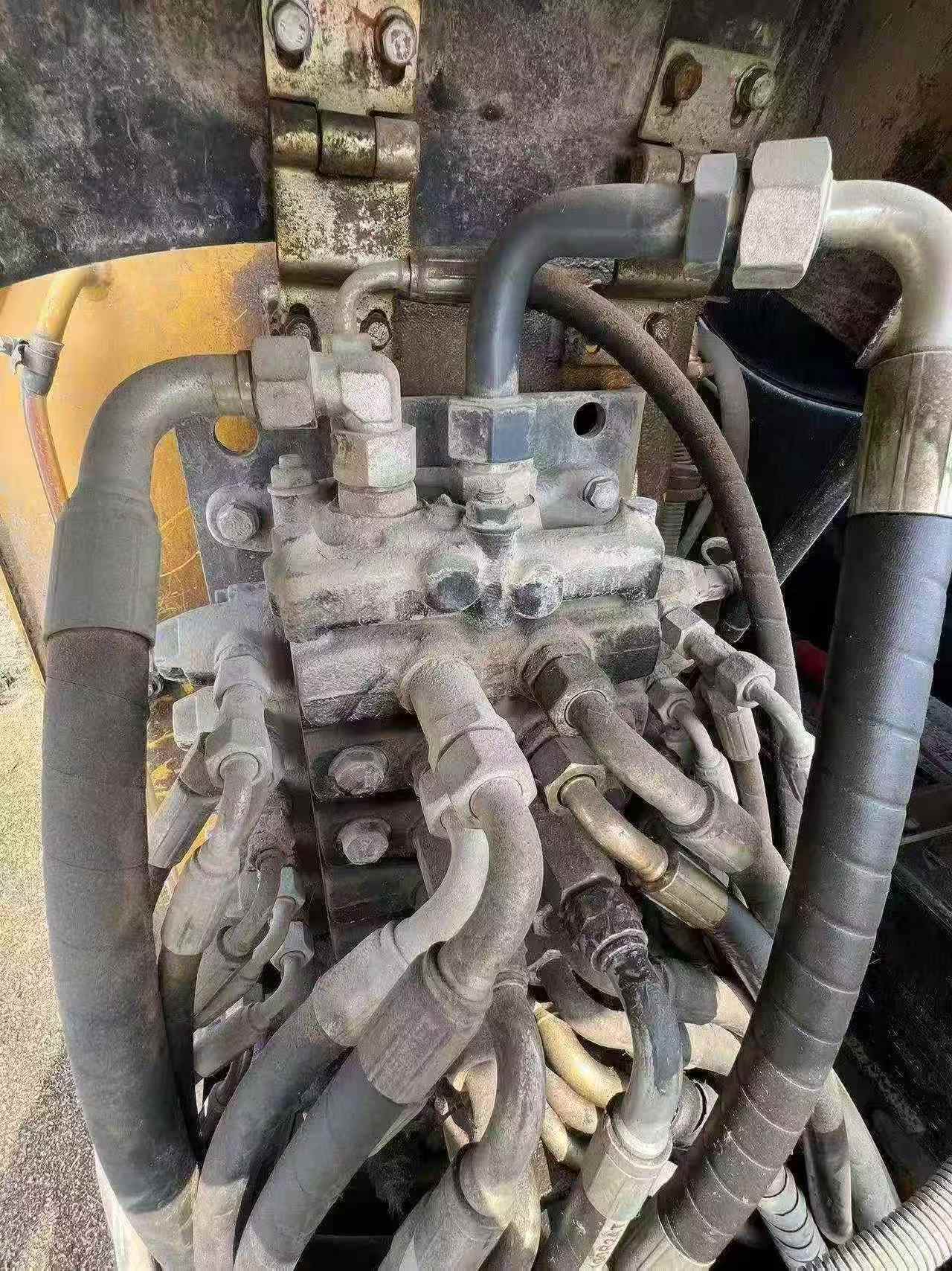 Buy XCMG LW60G Used Excavator / 8