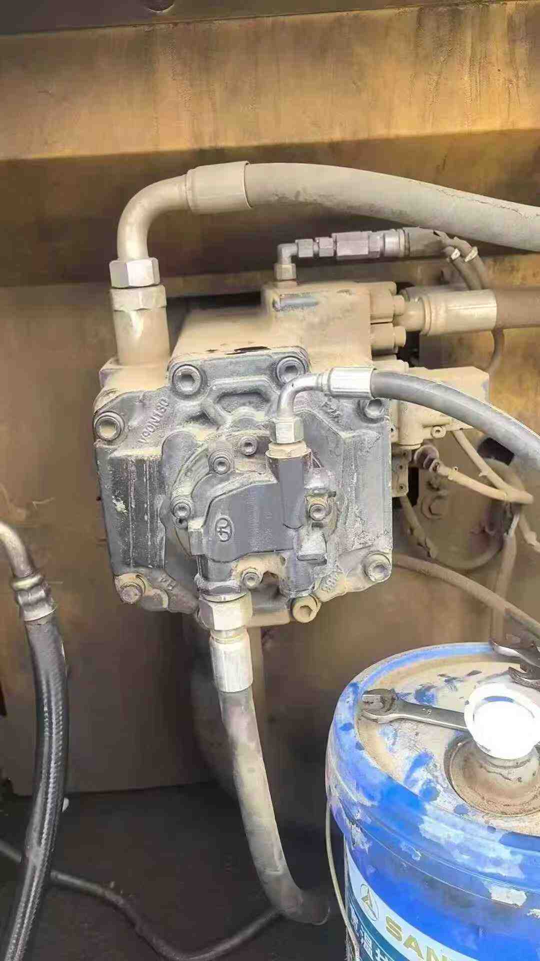 Compre Escavadeira Sany SY255H Usada / 4