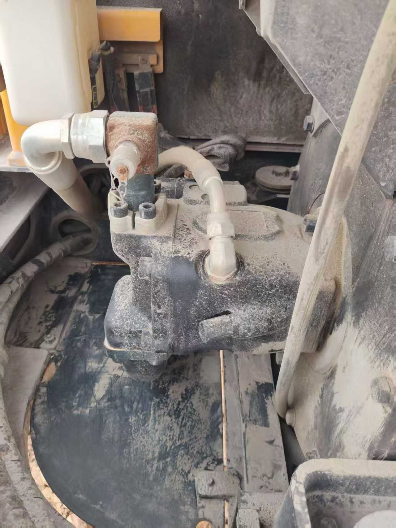 Compre Escavadeira Hyundai HX60 Usada / 5