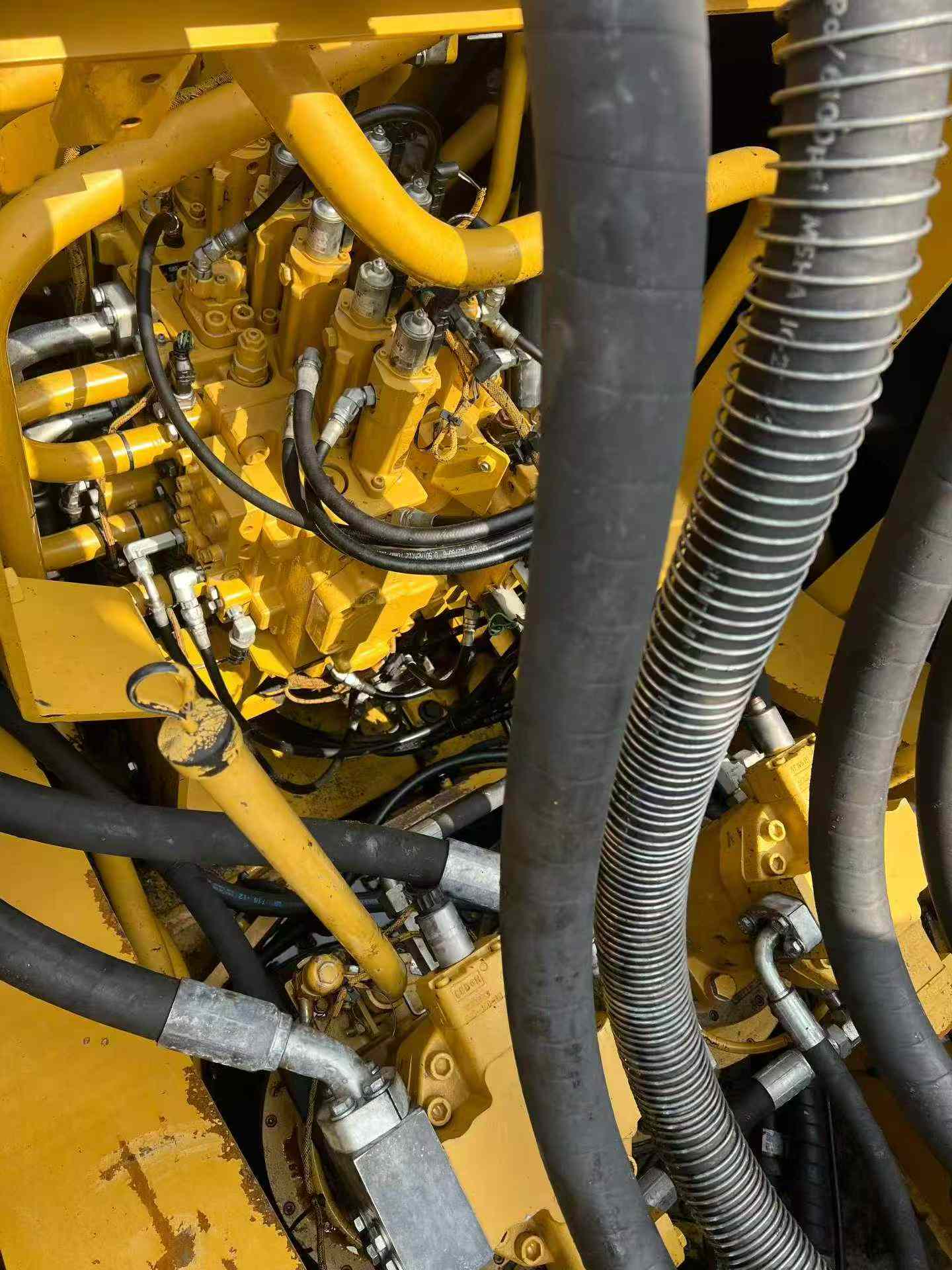 Comprar Caterpillar 374D Usado Escavadeira