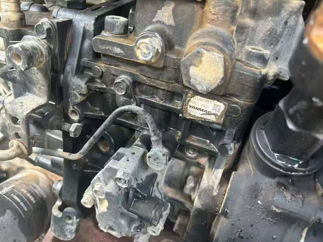 Compre Escavadeira Kobelco SK60-8 Usada / 6