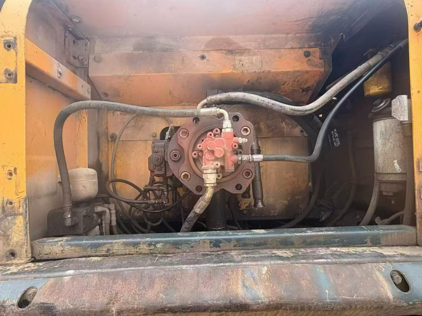 Compre Escavadeira Hyundai R350LVS Usada / 3