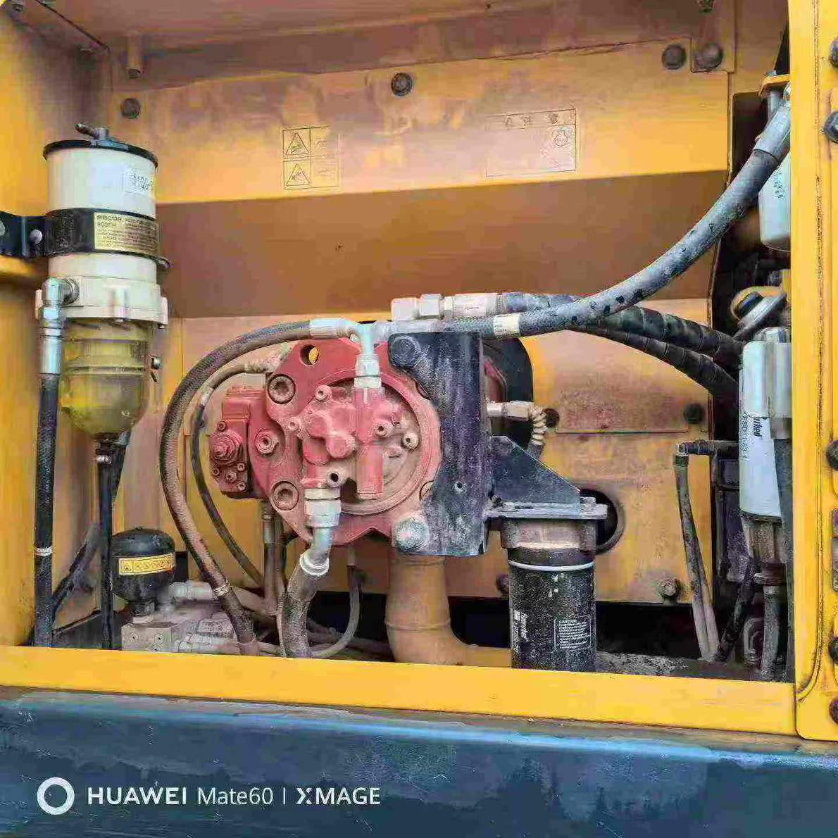 Compre Escavadeira Hyundai R215VS Usada / 7