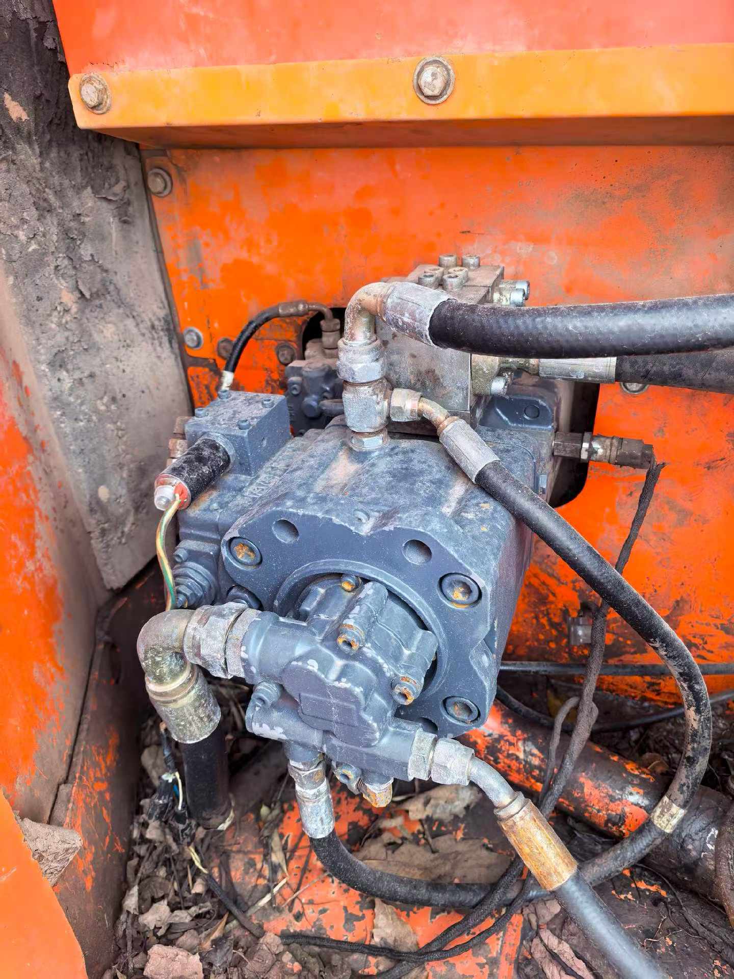 Compre Escavadeira Doosan DX120 Usada / 6