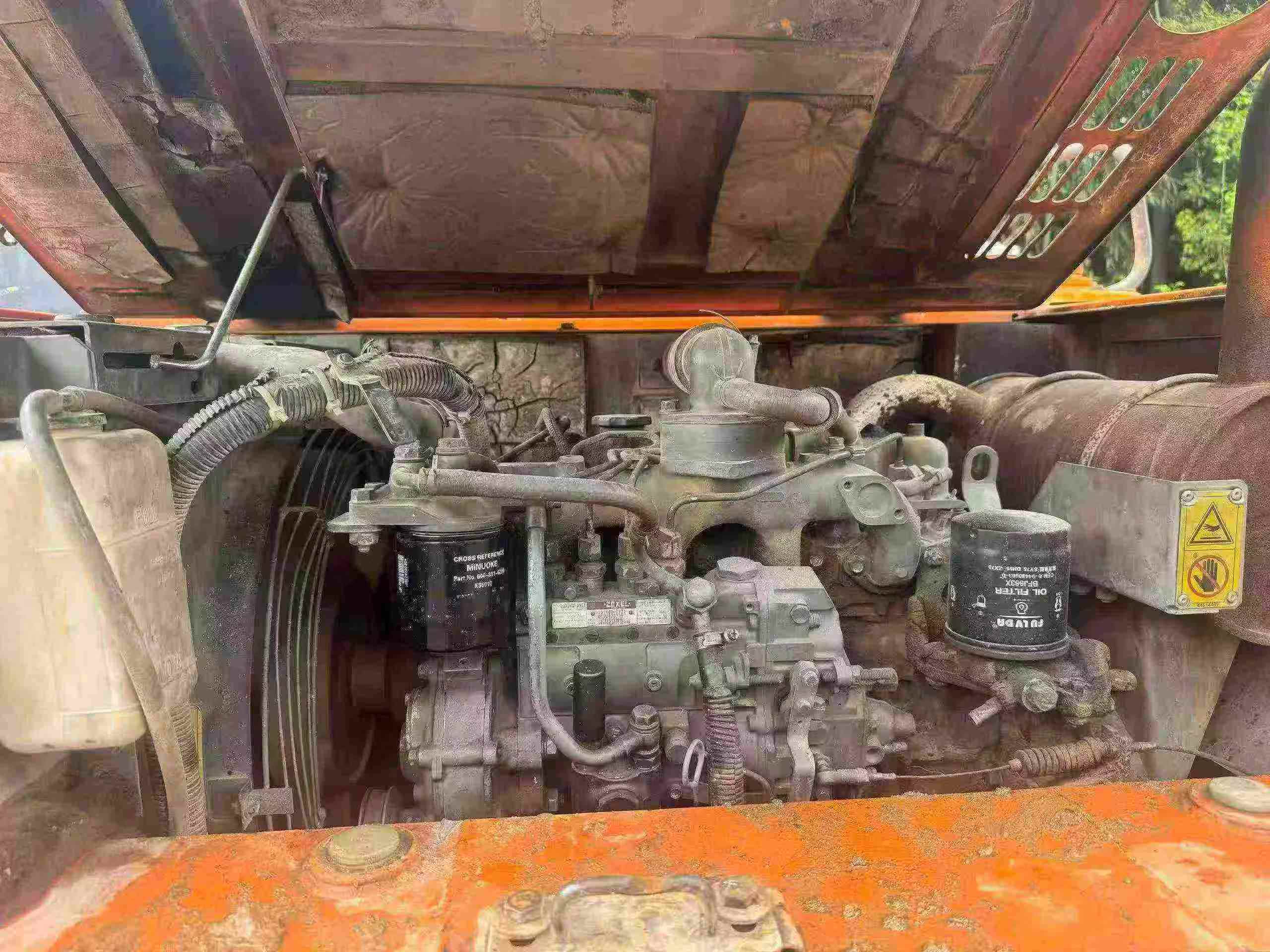 Compre Escavadeira Hitachi EX70 Usada / 4