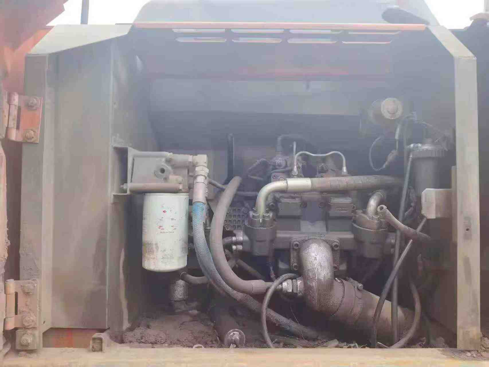 Compre Escavadeira Hitachi ZX240-3G Usada / 3