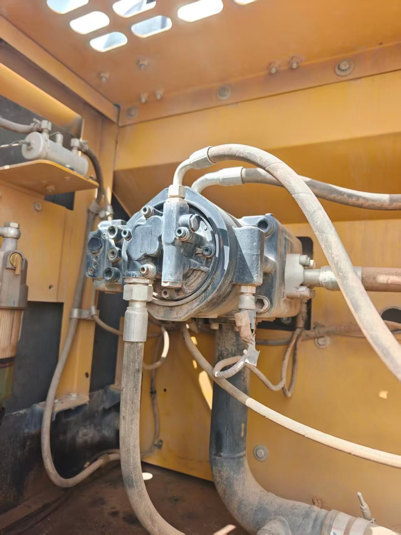 Compre Escavadeira Sany SY245H Usada / 5