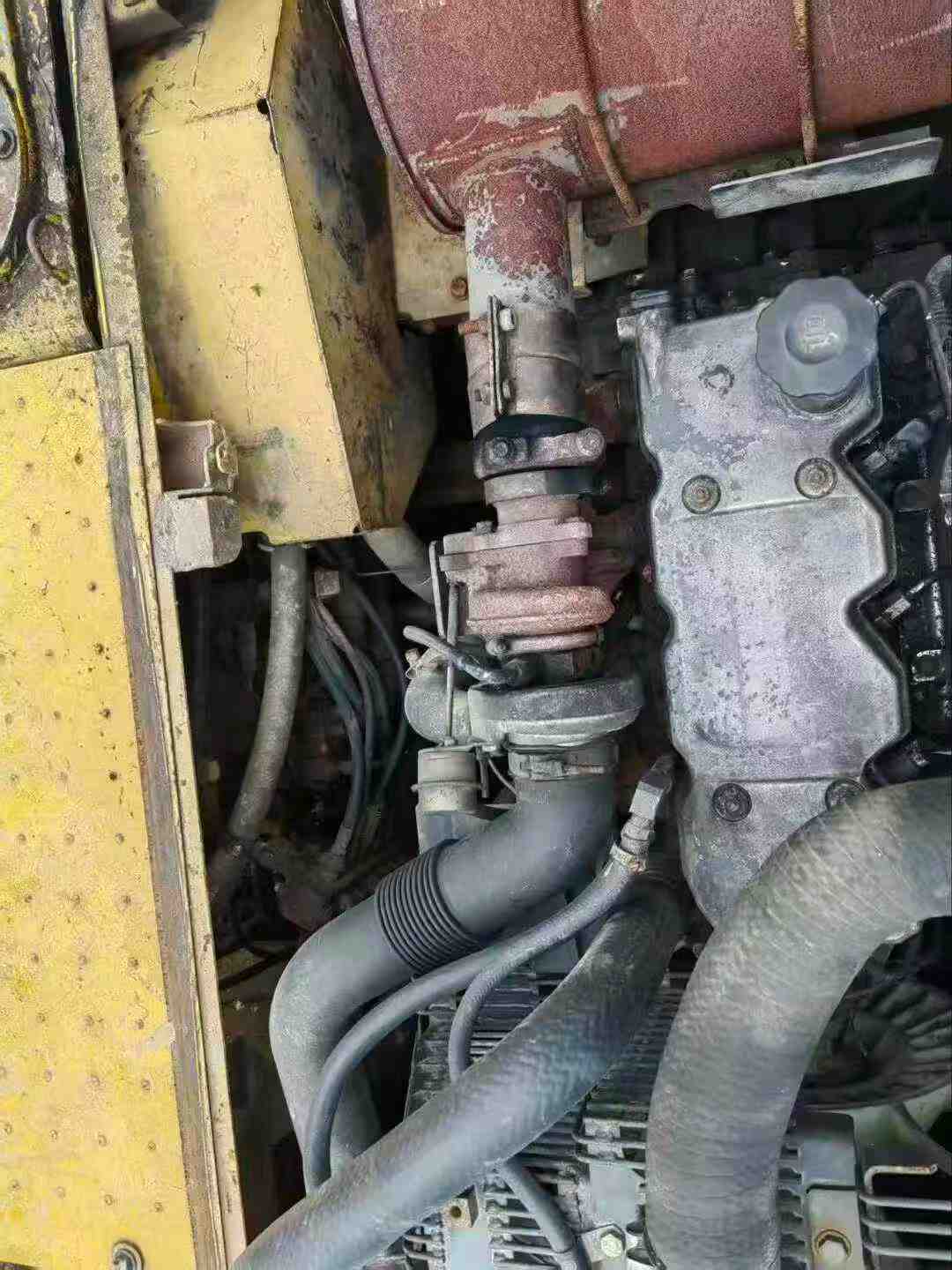 Compre Escavadeira Komatsu HB205-1 Usada / 4