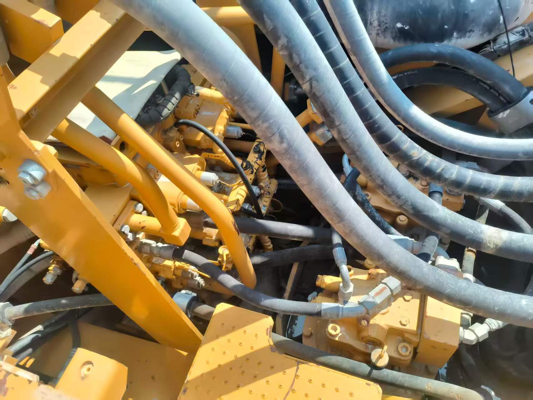 Compre Escavadeira Caterpillar 374D Usada / 8