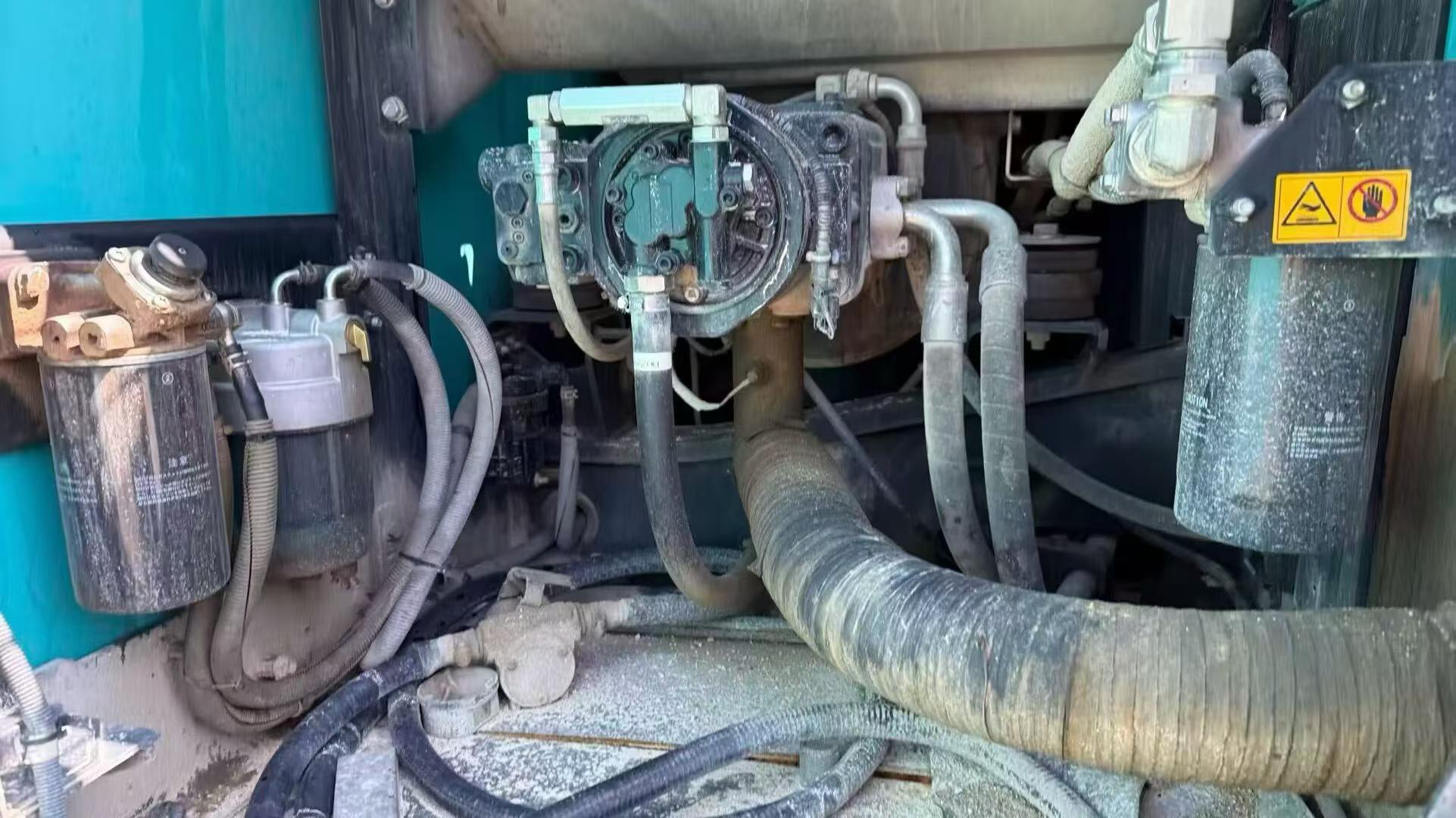 Compre Escavadeira Kobelco SK270D Usada / 8